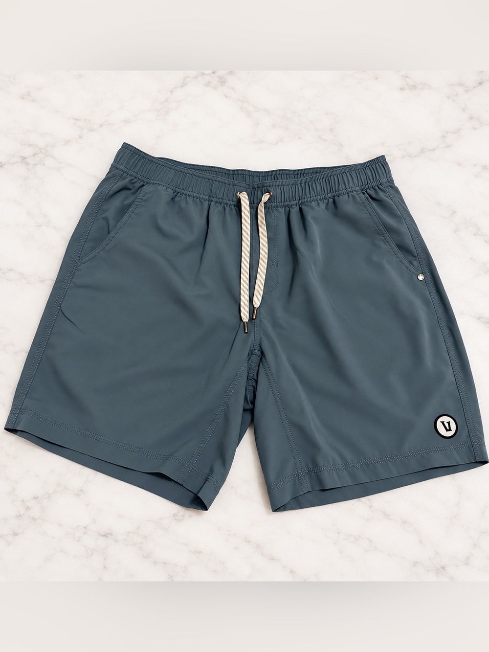 Vuori Kore-style lined performance shorts - excellent condition